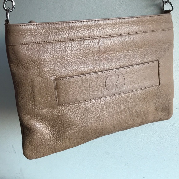 Ala Pilar clutch or shoulder bag Tan pebbled leather. Zip close. Fabric lining - Picture 2 of 11
